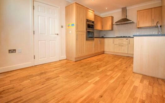 3 Beds – Surbiton KT1