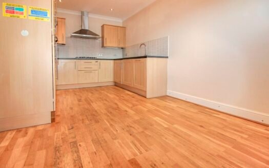 3 Beds – Surbiton KT1