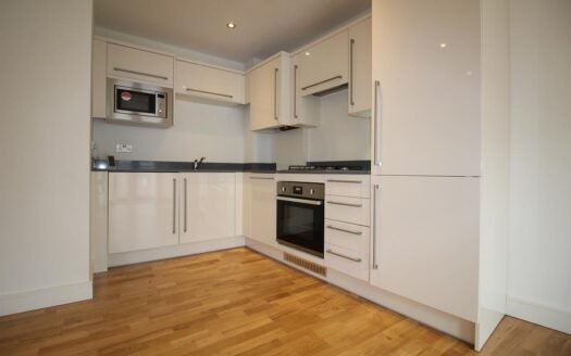 Flat 2,  Kingston Road, New Malden